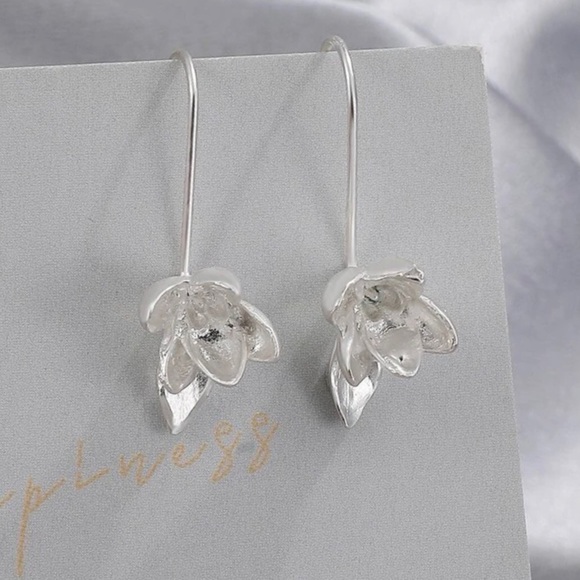“Blodeuwedd” Orchid Flower Sculpted Feminine Silver Ear Pin Hook Threader Dangle - Picture 8 of 16